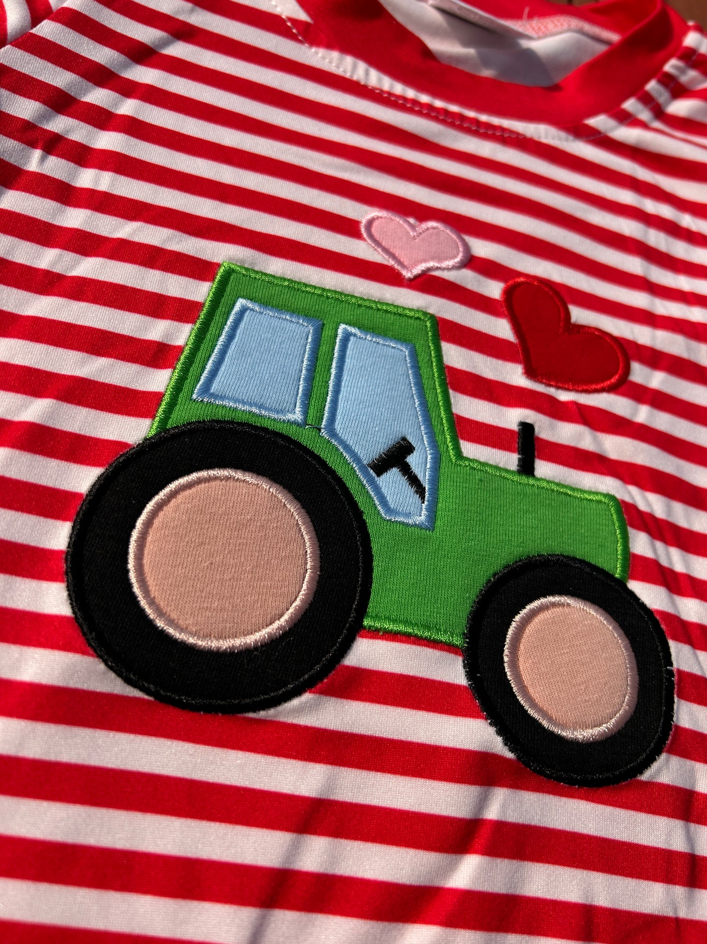 LR0846 Embroidery Valentine's Day heart tractor red striped long sleeve boys romper