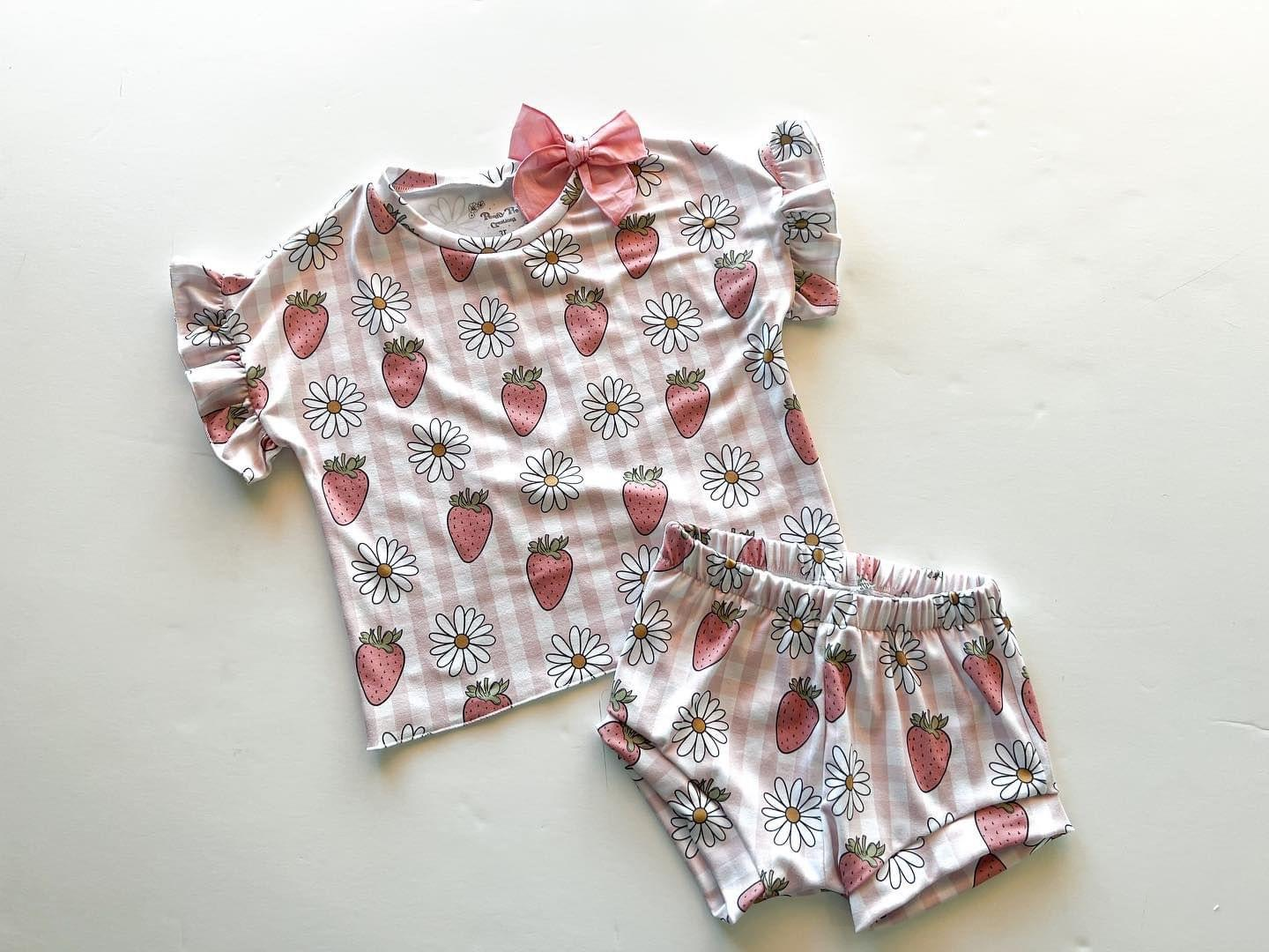 preorder GSD1300 cute strawberry flowers pink checkered short sleeve shorts girls set