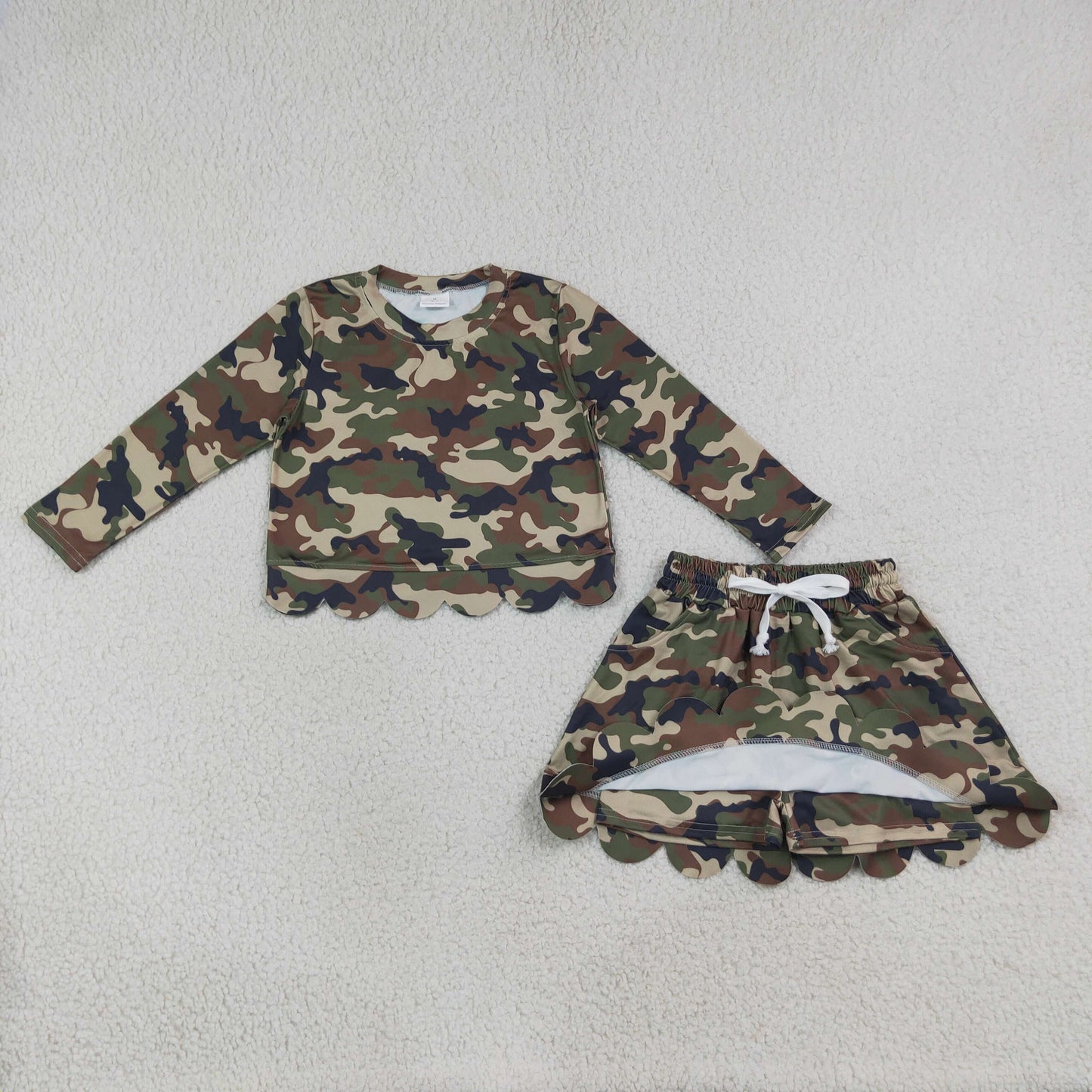 GLD1620 Scallop Hunting Camo Long Sleeve Skorts Girls Set