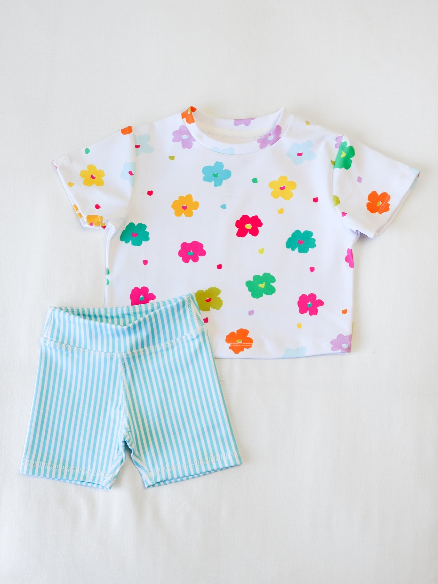 custom moq 3 cute flowers short sleeve blue striped shorts girls set