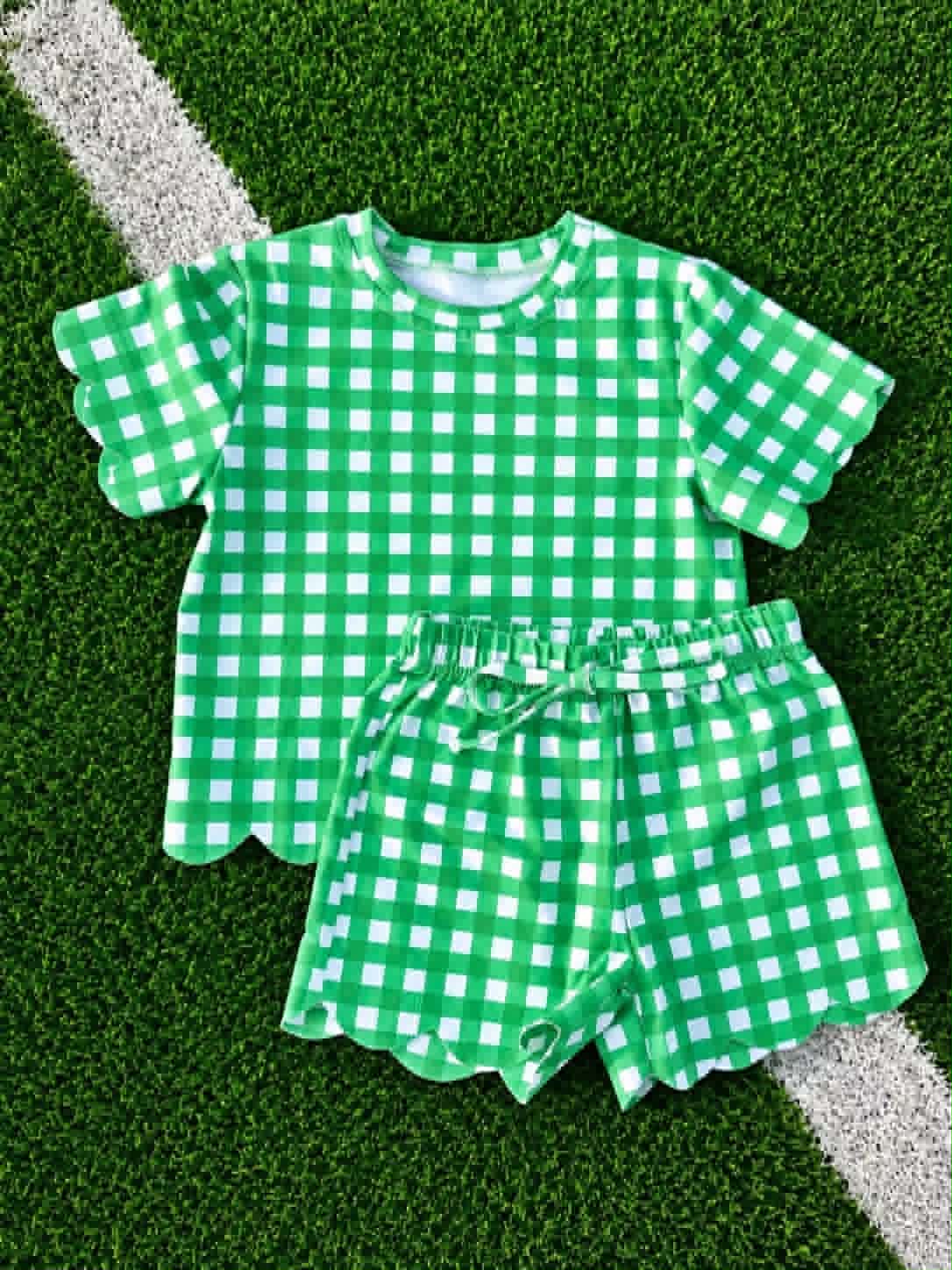 preorder GSSO3840 Scallop Green Checkered Short Sleeve Shorts Girls Set