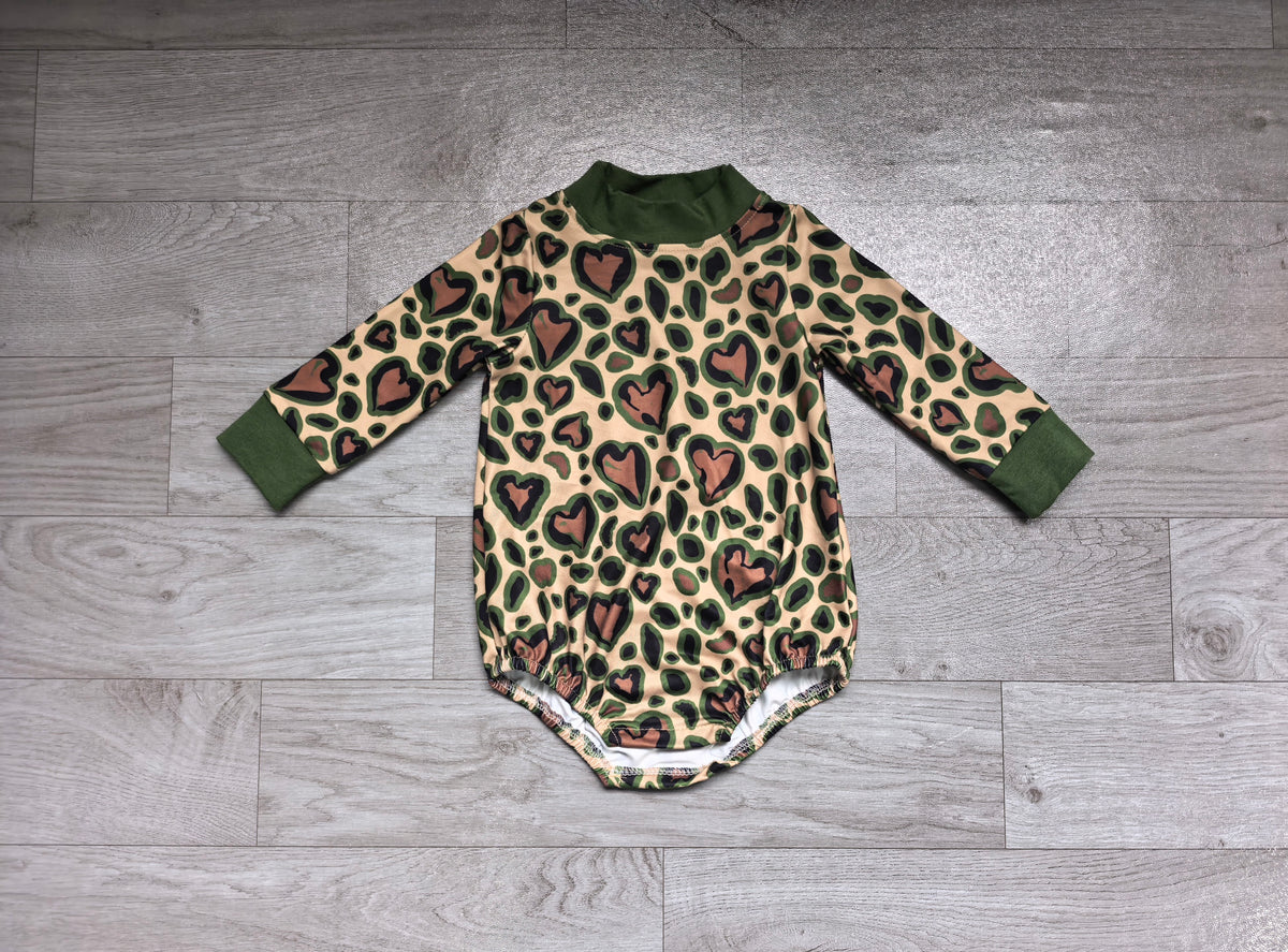 preorder Samples LR3333 Valentine's Day Heart Leopard Long Sleeve Girls Romper