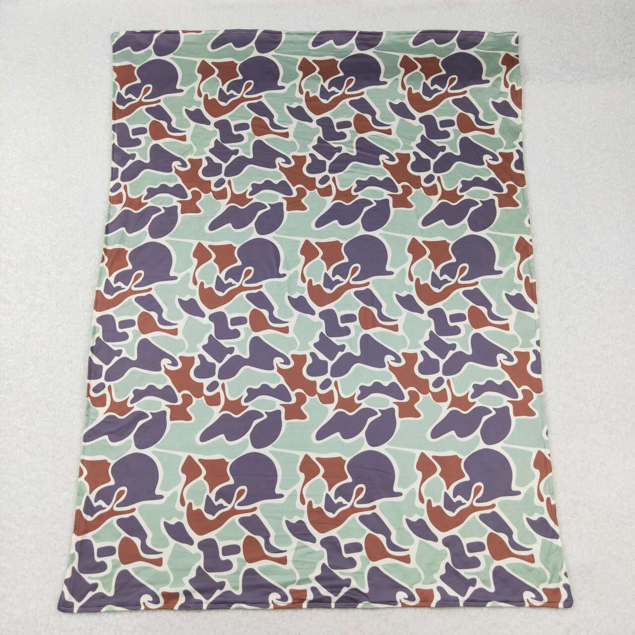 BL0144 green camo baby blanket