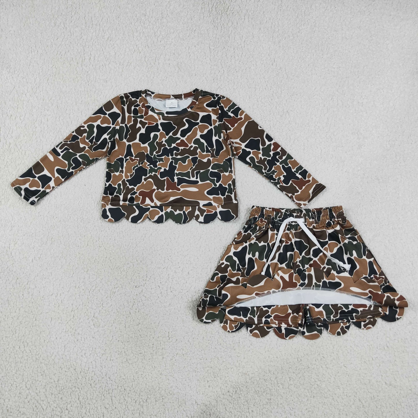 GLD1617 Scallop Hunting Camo Long Sleeve Skorts Girls Set