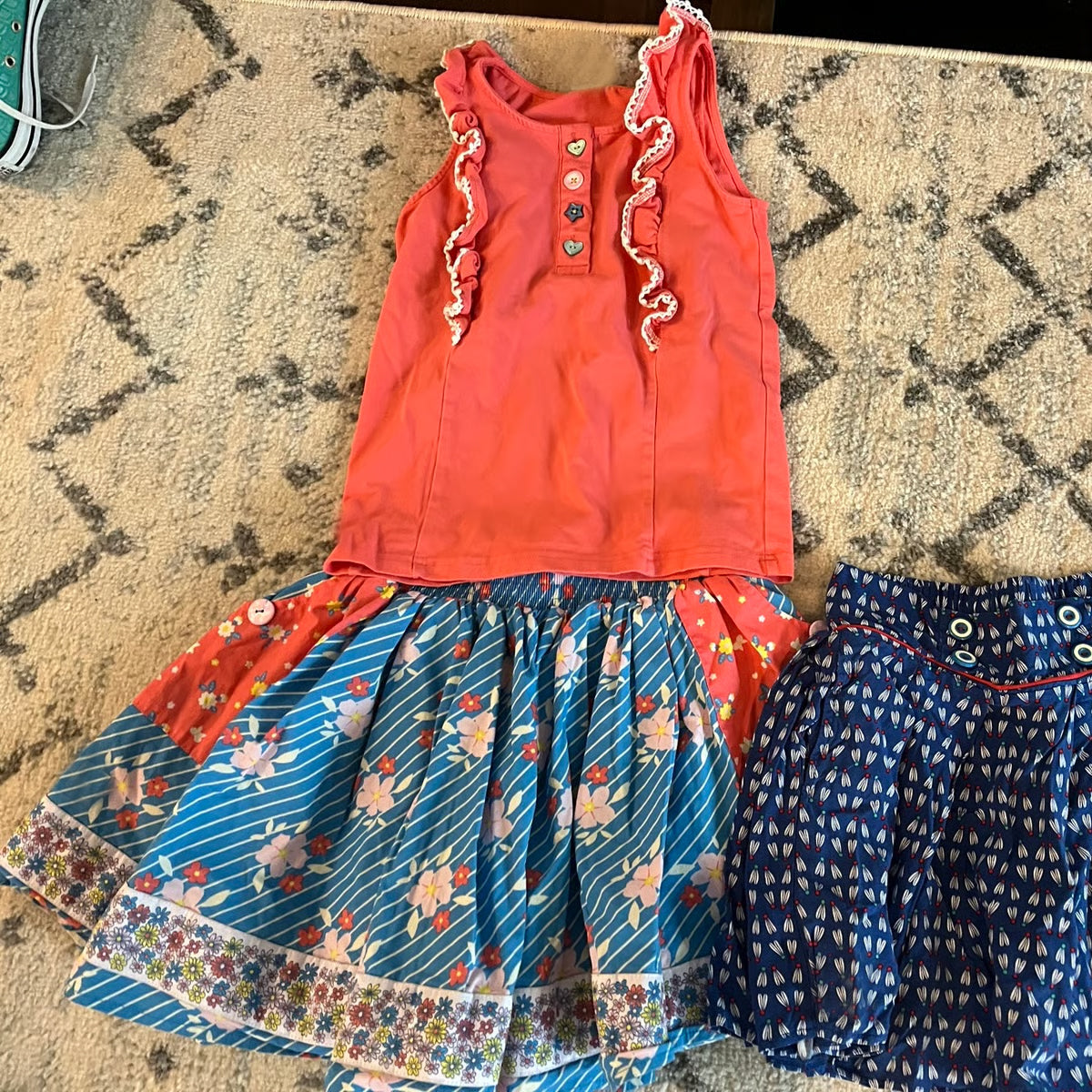 preorder GSD3026 Red Sleeveless Flowers Blue Skirts Girls Set