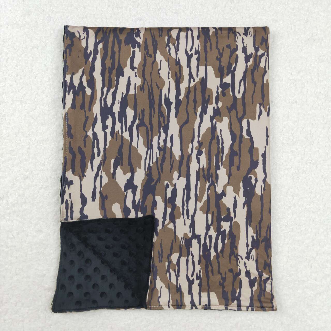 BL0147 dark green camo baby blanket