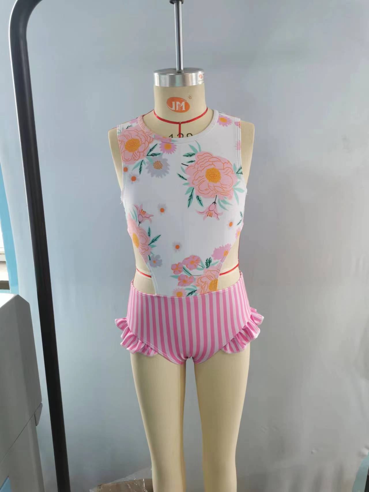 preorder S0181  Pink flowers sleeveless Girls Bathing Suits Swimsuits