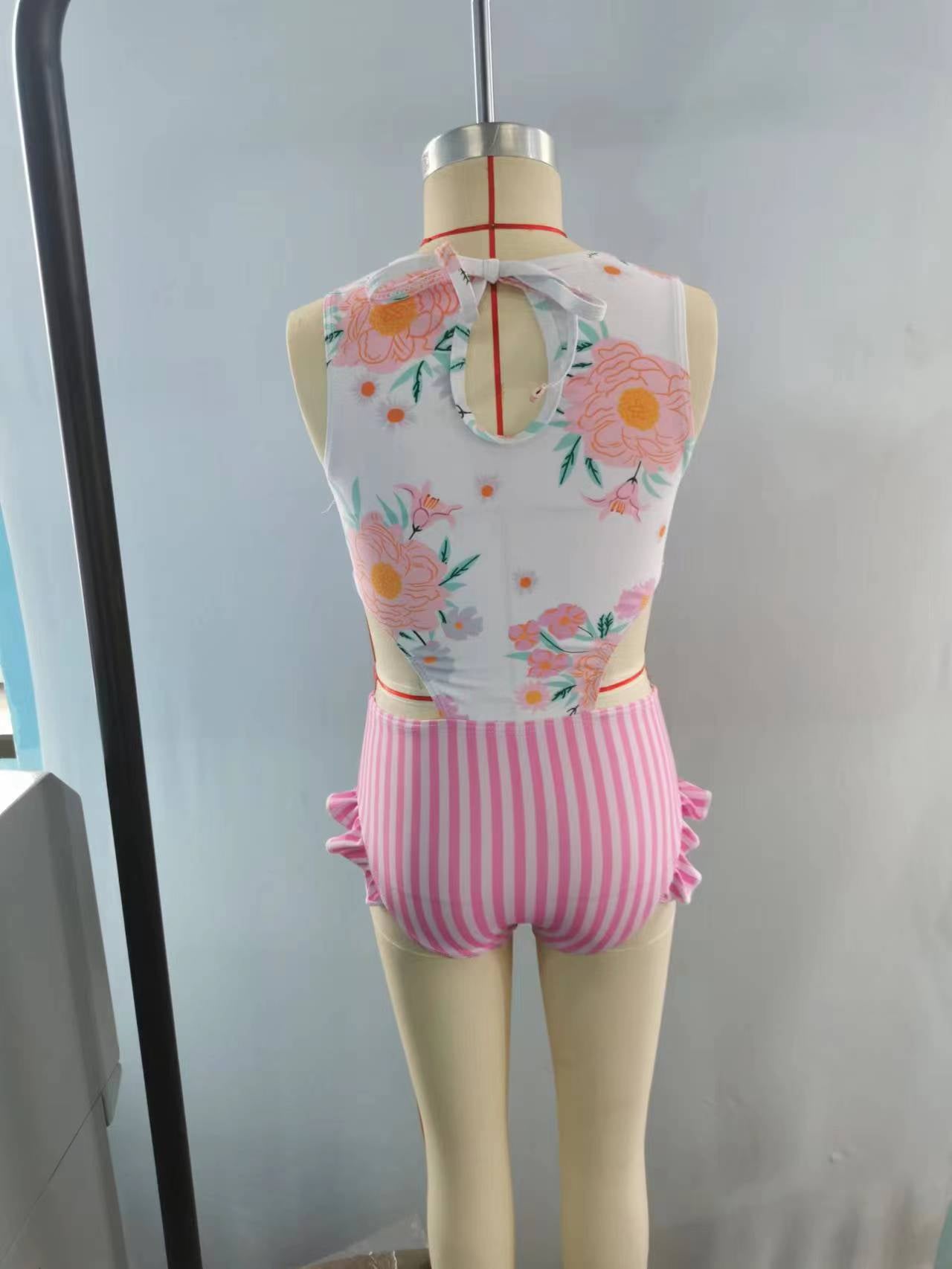 preorder S0181  Pink flowers sleeveless Girls Bathing Suits Swimsuits