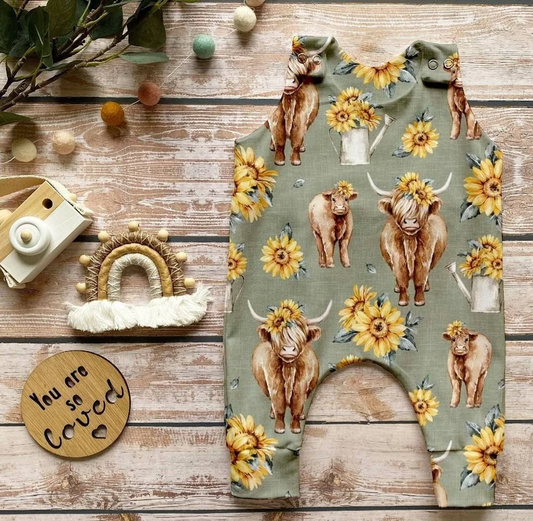 preorder SR3745 Highland Cow Flowers Sleeveelss Girls Romper