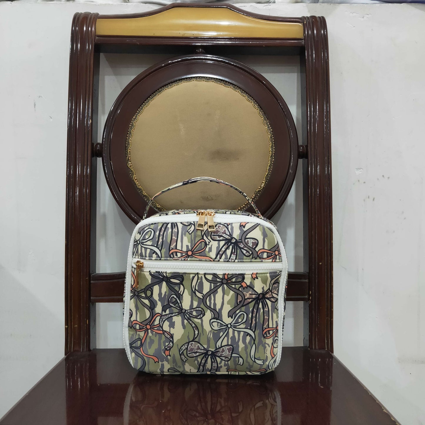 BA0393 Camo Bows Lunchbox Lunch Bag