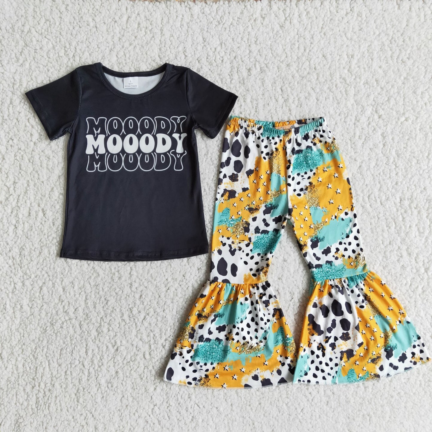Mooody Girls Outfits