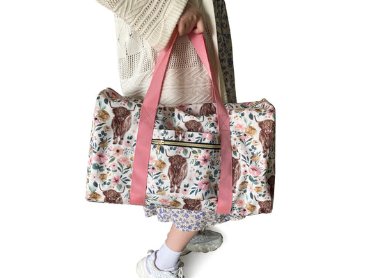 BA0008 Highland Cow Heifer Weekender Bag