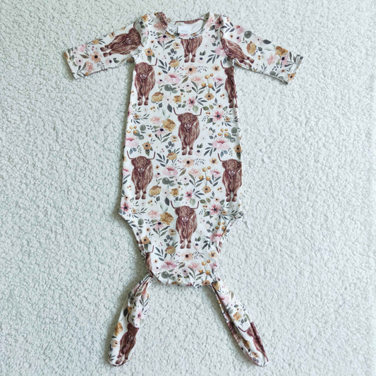 USA SHOP NB0013 Heifer Print Newborn Gown